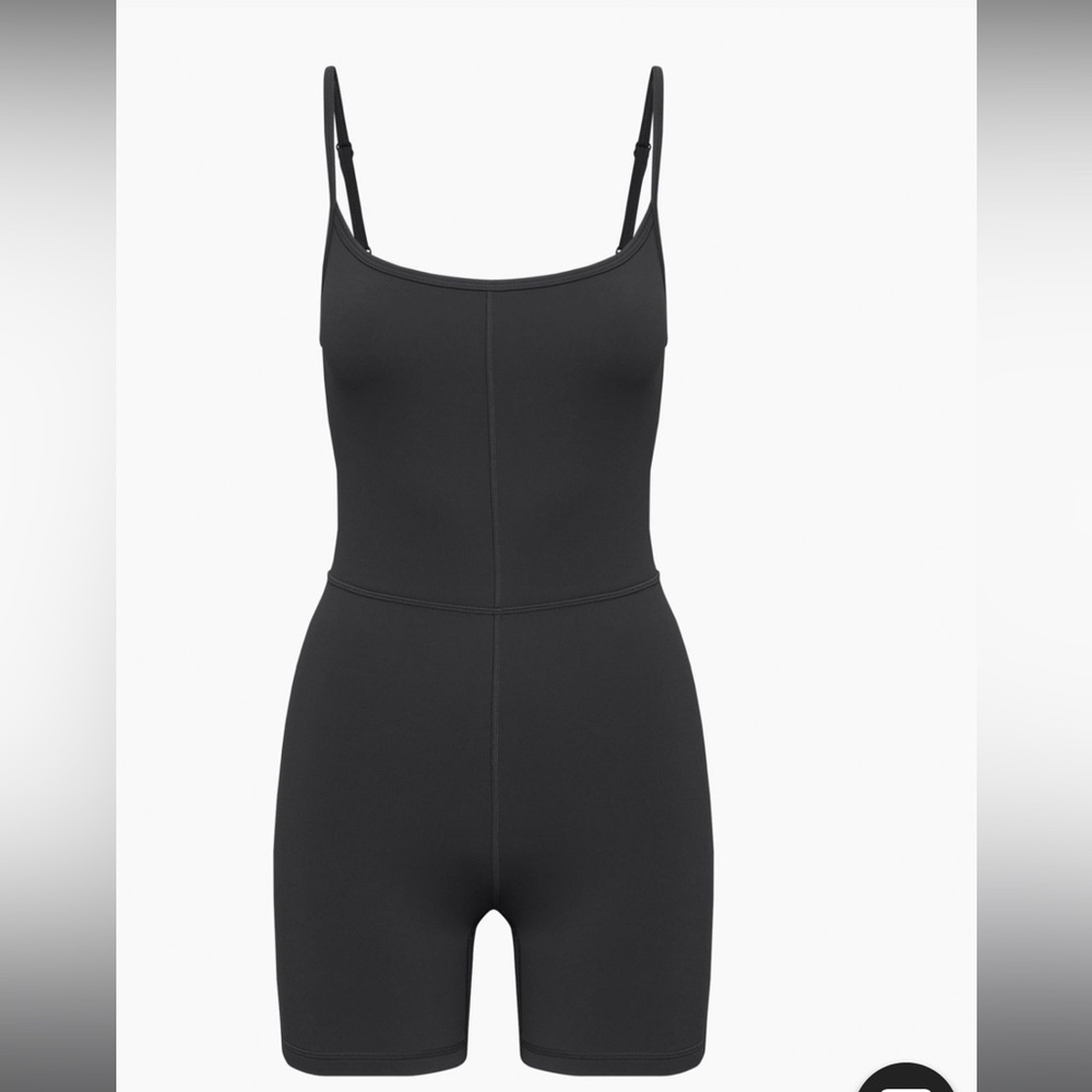 aritzia divinity 5” romper